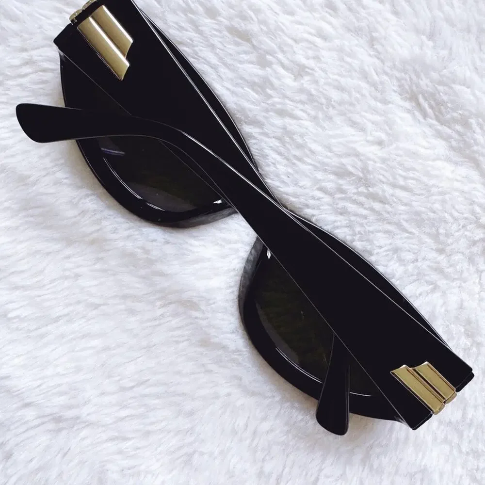 Faye Mirrored Purple with Black Rim Sunglasses - Picture 15 of 16